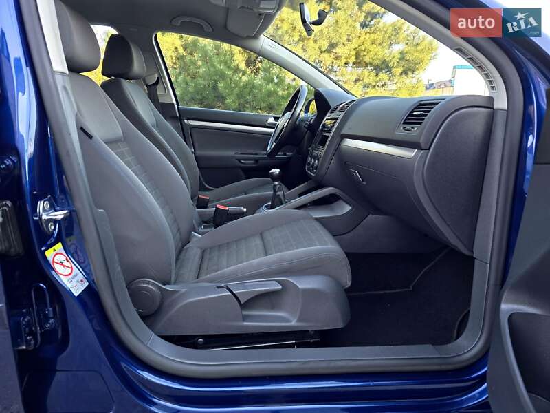 Хэтчбек Volkswagen Golf 2008 в Полтаве
