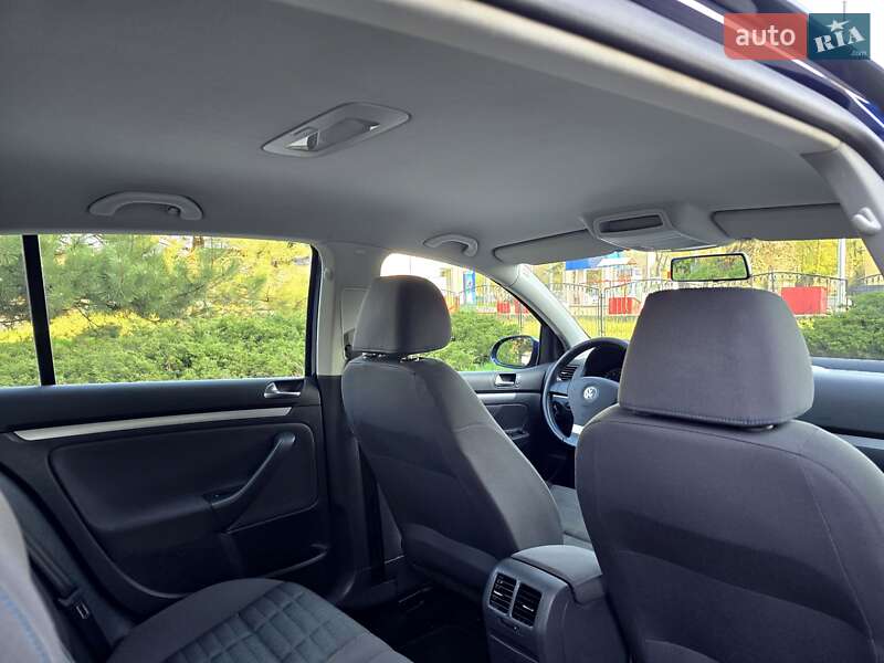 Хэтчбек Volkswagen Golf 2008 в Полтаве