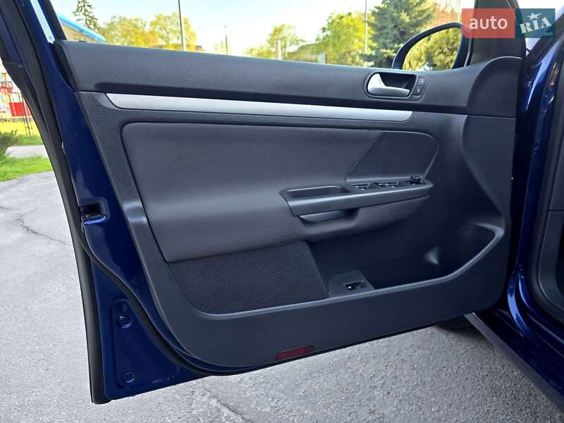 Хэтчбек Volkswagen Golf 2008 в Полтаве