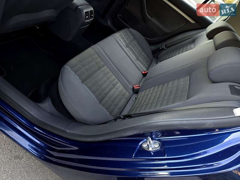 Хэтчбек Volkswagen Golf 2008 в Полтаве