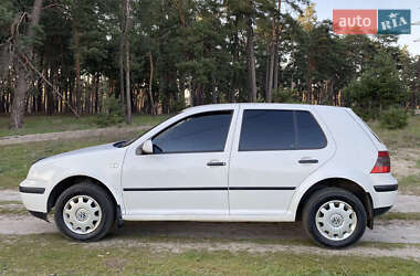 Хэтчбек Volkswagen Golf 1999 в 