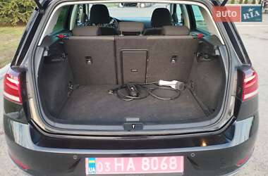 Хэтчбек Volkswagen Golf 2018 в 