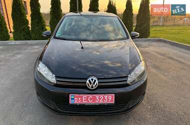 Хетчбек Volkswagen Golf 2009 в 
