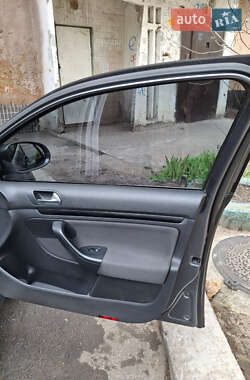 Универсал Volkswagen Golf 2010 в 