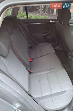 Универсал Volkswagen Golf 2010 в 