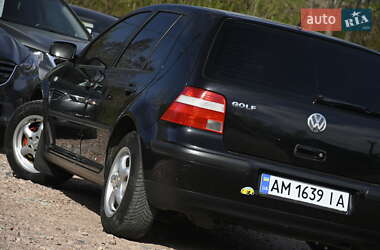 Хэтчбек Volkswagen Golf 2003 в 