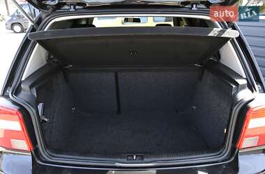 Хэтчбек Volkswagen Golf 2003 в 