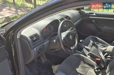 Універсал Volkswagen Golf 2009 в 