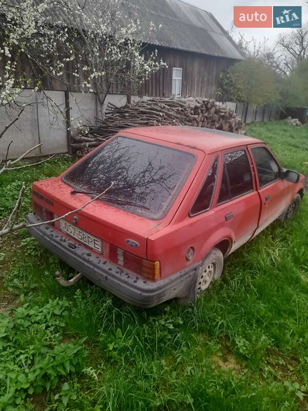 Хэтчбек Volkswagen Golf 1989 в Черновцах