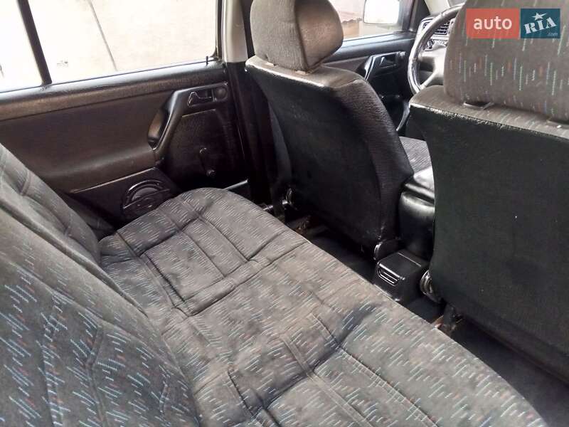 Хэтчбек Volkswagen Golf 1997 в Яворове