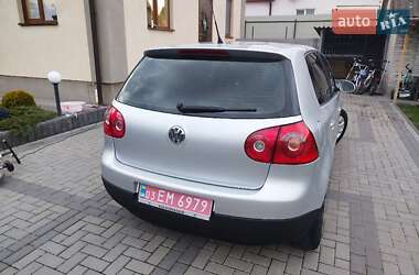 Хетчбек Volkswagen Golf 2007 в 