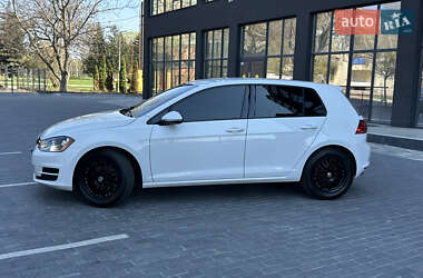 Хэтчбек Volkswagen Golf 2016 в 