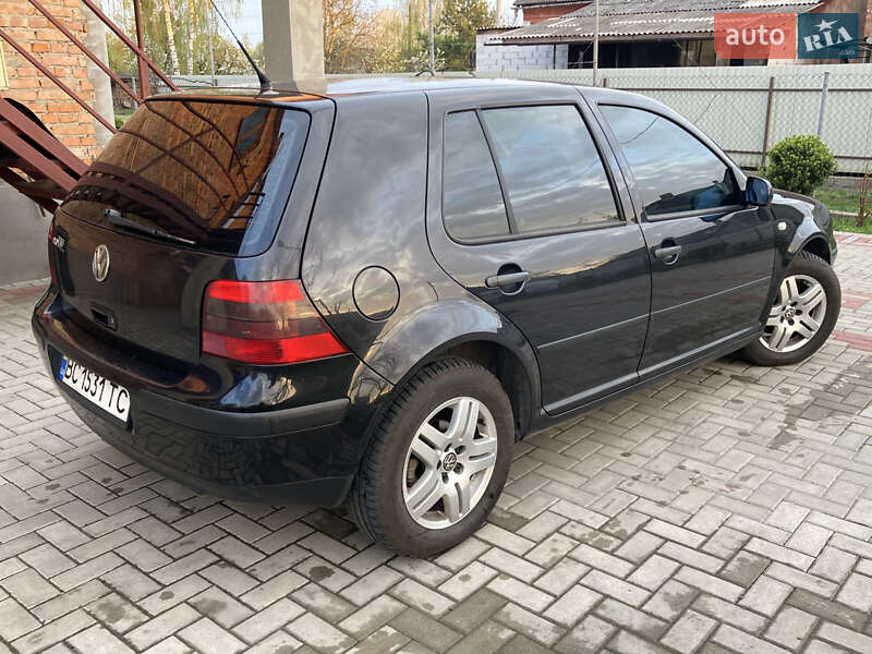 Хетчбек Volkswagen Golf 2001 в Львові