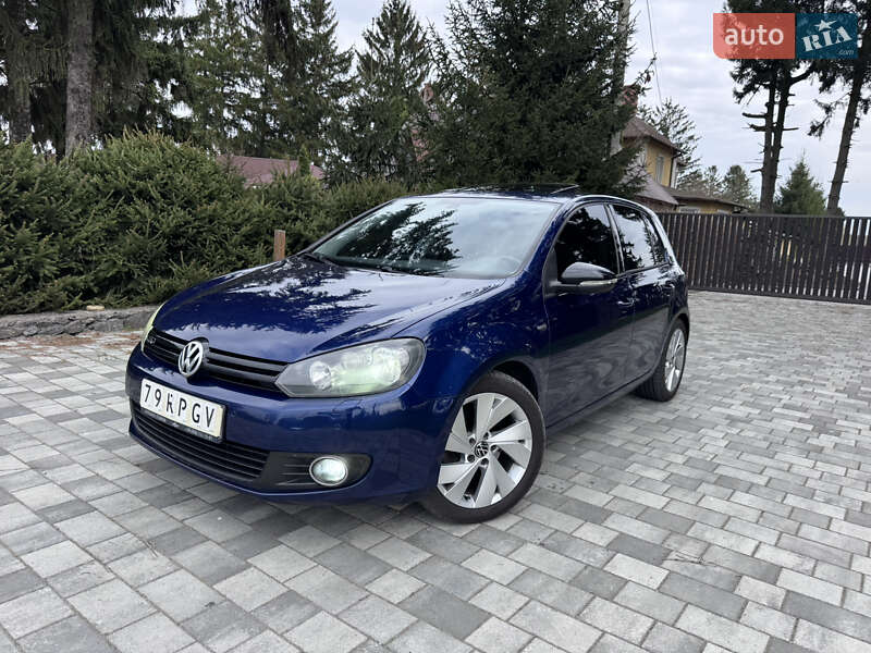 Хэтчбек Volkswagen Golf 2012 в Киеве