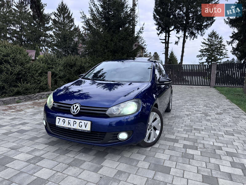 Хэтчбек Volkswagen Golf 2012 в Киеве