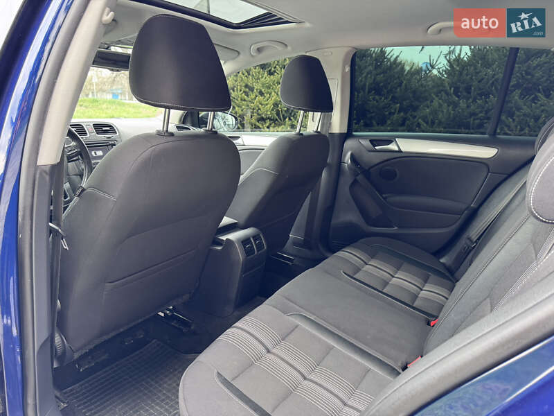 Хэтчбек Volkswagen Golf 2012 в Киеве