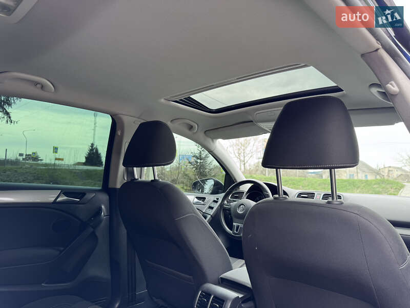Хэтчбек Volkswagen Golf 2012 в Киеве