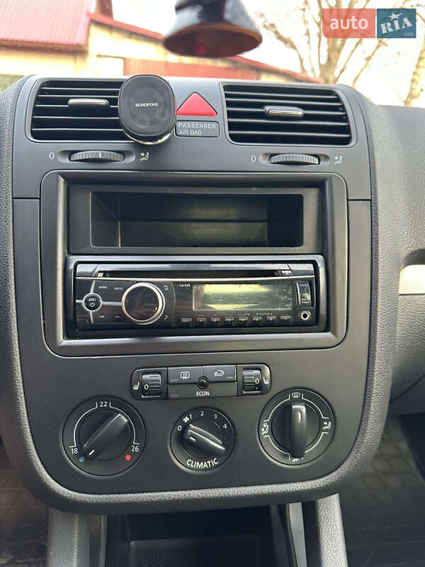 Хэтчбек Volkswagen Golf 2006 в Лановцах