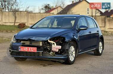 Хэтчбек Volkswagen Golf 2020 в 