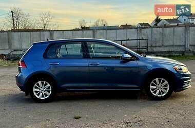 Хэтчбек Volkswagen Golf 2020 в 