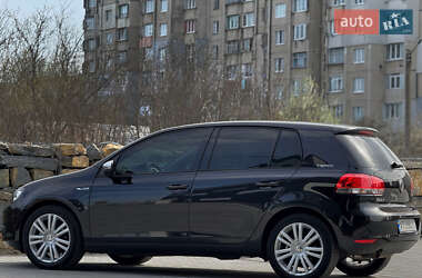 Хэтчбек Volkswagen Golf 2011 в 