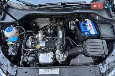 Хэтчбек Volkswagen Golf 2011 в 