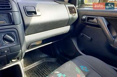 Хэтчбек Volkswagen Golf 1994 в 