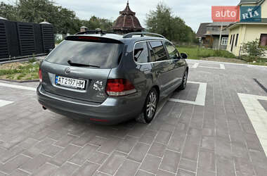 Хэтчбек Volkswagen Golf 2010 в 