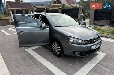 Хэтчбек Volkswagen Golf 2010 в 