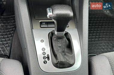 Хэтчбек Volkswagen Golf 2005 в 