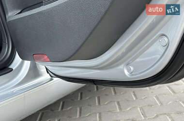 Хэтчбек Volkswagen Golf 2005 в 