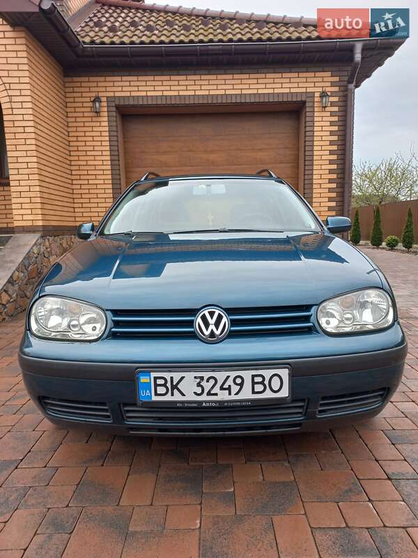 Volkswagen Golf 2003