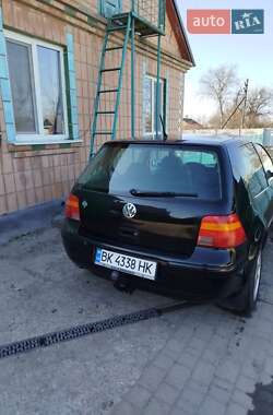 Хэтчбек Volkswagen Golf 1999 в 