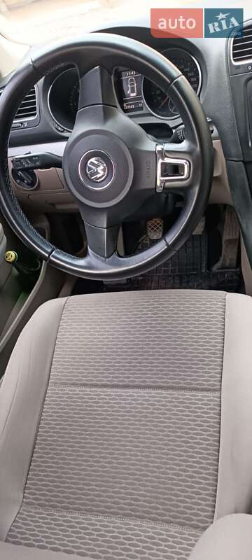 Универсал Volkswagen Golf 2011 в Калуше