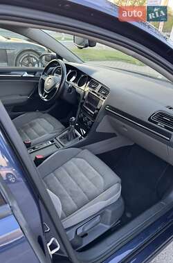 Хэтчбек Volkswagen Golf 2014 в 