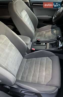 Хэтчбек Volkswagen Golf 2014 в 