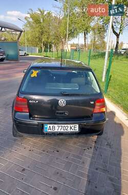 Хэтчбек Volkswagen Golf 1999 в 