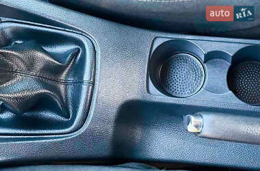 Хэтчбек Volkswagen Golf 2005 в 