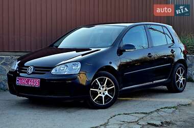 Хэтчбек Volkswagen Golf 2005 в 