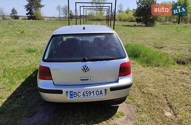 Хетчбек Volkswagen Golf 2002 в 