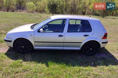 Хетчбек Volkswagen Golf 2002 в 
