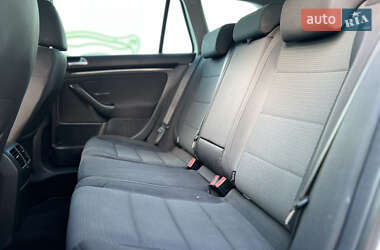 Універсал Volkswagen Golf 2011 в 