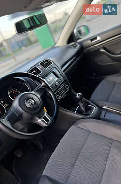 Універсал Volkswagen Golf 2011 в 
