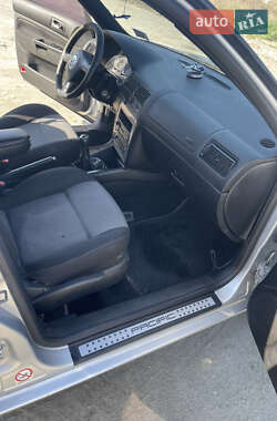 Универсал Volkswagen Golf 2003 в 