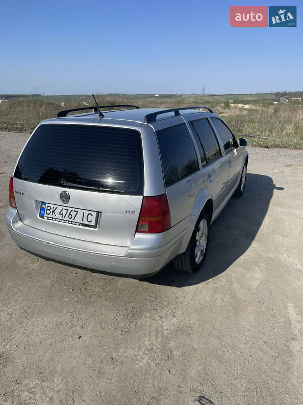 Универсал Volkswagen Golf 2003 в Ровно