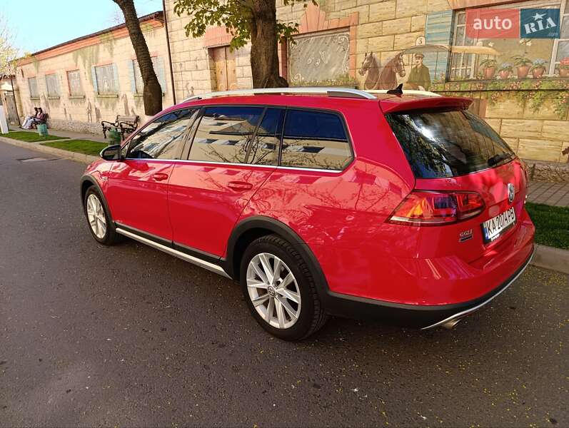 Универсал Volkswagen Golf 2017 в Белгороде-Днестровском