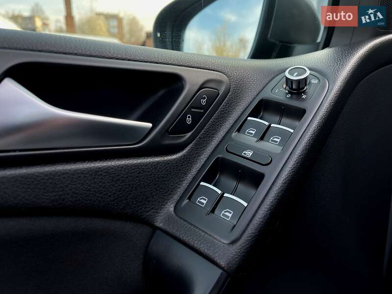 Хэтчбек Volkswagen Golf 2012 в Бердичеве