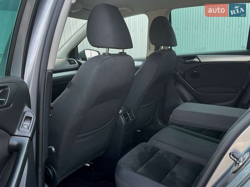 Хэтчбек Volkswagen Golf 2012 в Бердичеве