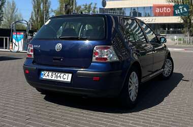 Хетчбек Volkswagen Golf 2003 в 