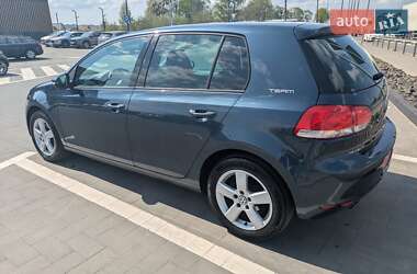 Хэтчбек Volkswagen Golf 2010 в Луцке